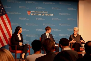 شرمن:ترامپ میداند درگیری با ایران عواقب سنگینی دارد/او میتواند امتیازاتی به ایران بدهد که در دوران ما ممکن نبود/ظریف آمریکاییها را بهخوبی میشناخت شرمن:ترامپ میداند درگیری با ایران عواقب سنگینی دارد/او میتواند امتیازاتی به ایران بدهد که در دوران ما ممکن نبود/ظریف آمریکاییها را بهخوبی میشناخت