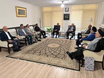 عکس| دیدار جمعی از پیشکسوتان پرسپولیس و تیم ملی با سید محمد خاتمی عکس| دیدار جمعی از پیشکسوتان پرسپولیس و تیم ملی با سید محمد خاتمی