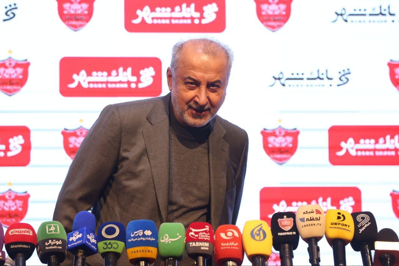 به درویش نمره عالی نمیدهم ولی نمرهاش بد هم نیست؛ او فکر میکند برای همهچیز باید از پروین کمک بگیرد! به درویش نمره عالی نمیدهم ولی نمرهاش بد هم نیست؛ او فکر میکند برای همهچیز باید از پروین کمک بگیرد!