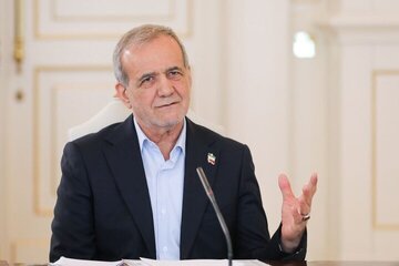 پزشکیان: آمریکا به ما میگوید حق ندارید اورانیوم غنیسازی کنید؛ هیچ انسان آزادهای زیر بار ناحق نخواهد رفت پزشکیان: آمریکا به ما میگوید حق ندارید اورانیوم غنیسازی کنید؛ هیچ انسان آزادهای زیر بار ناحق نخواهد رفت