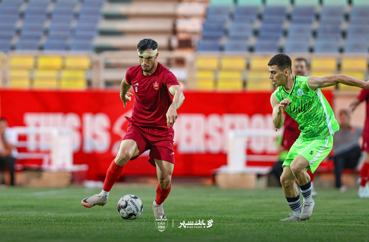 علی علیپور مهاجم پرسپولیس تهران - لیگ برتر ایران