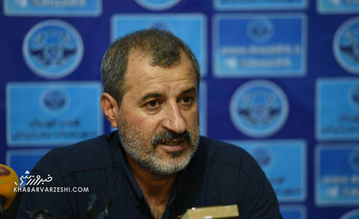 به وحید هاشمیان در ورزشگاه حمله کردند چون از آنها بازیکن نگرفته بود/ میخواهند کاری کنند سرمربی پرسپولیس قبل از نیم فصل برود! به وحید هاشمیان در ورزشگاه حمله کردند چون از آنها بازیکن نگرفته بود/ میخواهند کاری کنند سرمربی پرسپولیس قبل از نیم فصل برود!