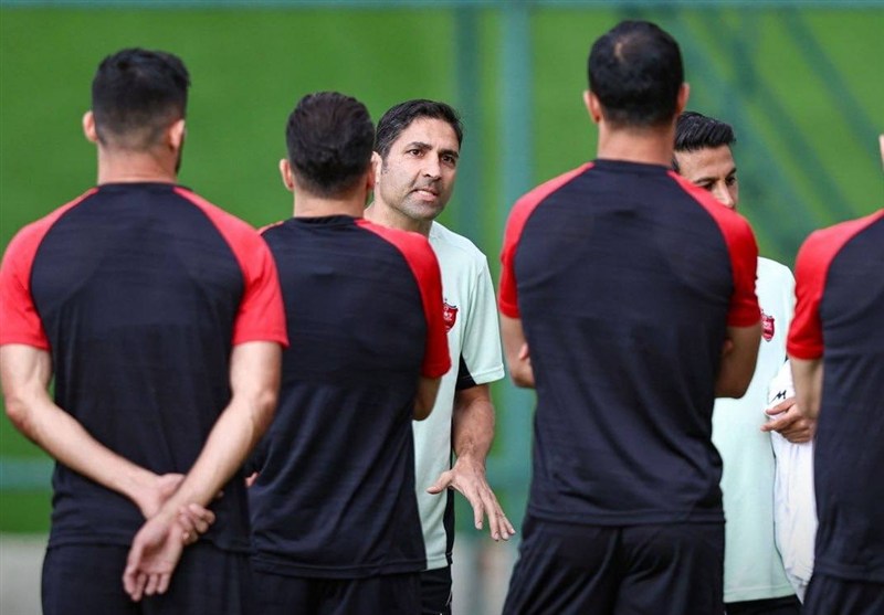 هاشمیان در تعطیلات مهاجم مدنظرش را به باشگاه معرفی میکند هاشمیان در تعطیلات مهاجم مدنظرش را به باشگاه معرفی میکند