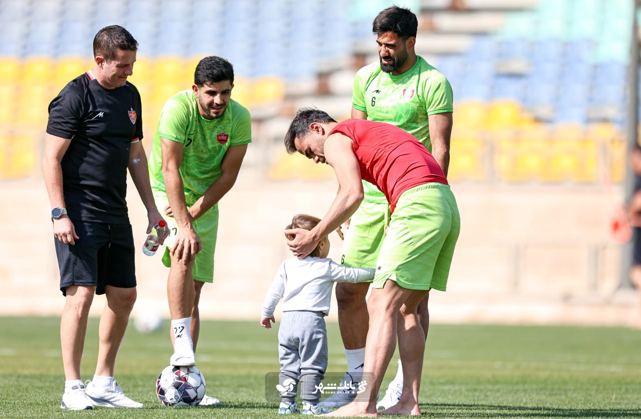 تلنگر اوسمار ویرا به اوستون اورونوف؛ «تو را نمیشناسم!» تلنگر اوسمار ویرا به اوستون اورونوف؛ «تو را نمیشناسم!»