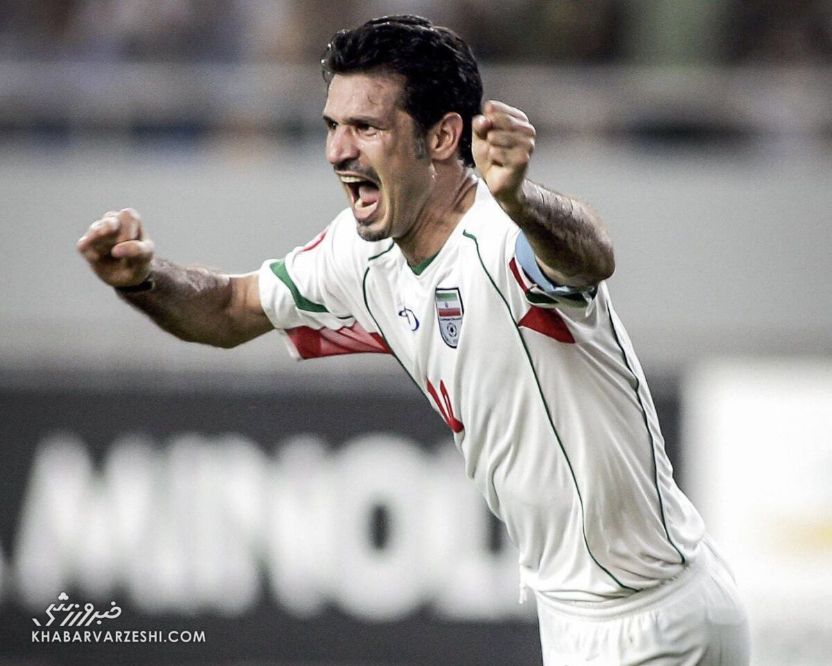 گلزنی علی دایی به این همگروه ایران در جامجهانی گلزنی علی دایی به این همگروه ایران در جامجهانی