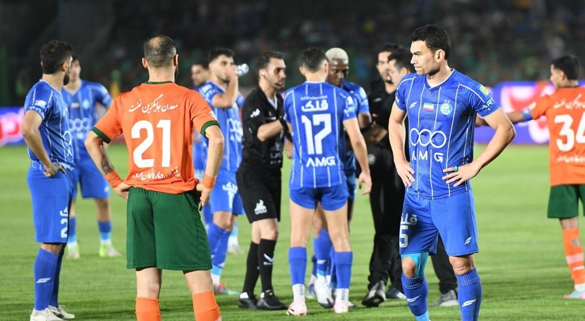 تمجید پیشکسوت استقلال از خط دفاعی آبیها تمجید پیشکسوت استقلال از خط دفاعی آبیها